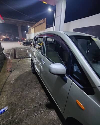 Per day With driver gari chahiya ha to rabta karain