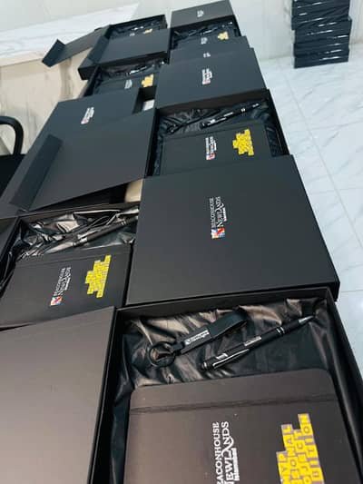 Giveaway box gifts box diary mug pen office logo company executive – Other Services